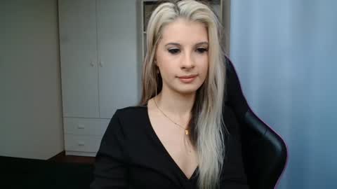KristineAmore online show from 06/12/26, 06:56