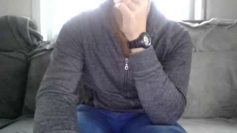 Snapshot of kristoffer220 chatting on 12/17/25, 09:04 kristoffer220 online show from 12/17/25, 09:04