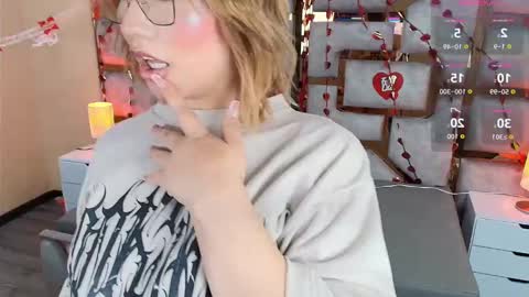 Snapshot of kristtal_key chatting on 09/19/25, 12:45 Kristtal  online show from 09/19/25, 12:45