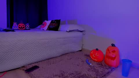 Snapshot of kristy_bennet chatting on 10/15/25, 01:06 Im Dani3 online show from 10/15/25, 01:06