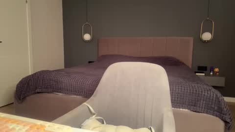 Kristi online show from 09/23/25, 04:04