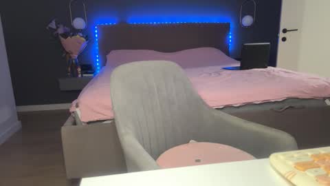 Kristi online show from 10/20/25, 04:13