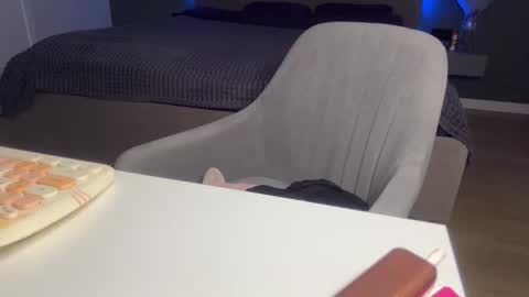 Kristi online show from 10/27/25, 05:22