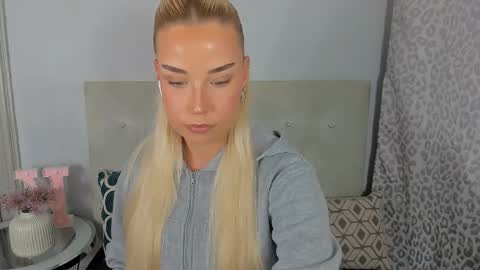KristyFlowers online show from 05/11/26, 02:45