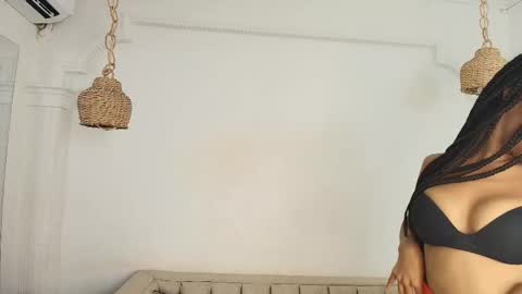 Snapshot of kristyl_paez chatting on 09/24/25, 04:10 Cristina online show from 09/24/25, 04:10