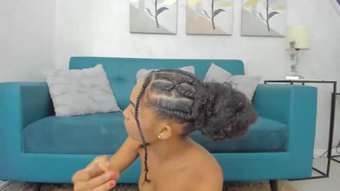 Snapshot of kristyl_paez chatting on 10/08/25, 07:44 Cristina online show from 10/08/25, 07:44