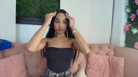 Snapshot of kristyl_paez chatting on 10/23/25, 02:05 Cristina online show from 10/23/25, 02:05