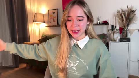 Snapshot of kristyspiritedaway chatting on 12/21/24, 08:10 Kristy Nip slip shady  Best model on CB  online show from 12/21/24, 08:10