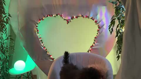 Snapshot of kristyspiritedaway chatting on 02/14/25, 04:52 Kristy Nip slip shady  Best model on CB  online show from 02/14/25, 04:52