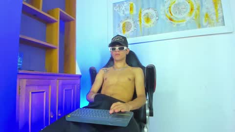 Snapshot of kroddy_sw chatting on 12/24/24, 05:38 justym online show from 12/24/24, 05:38