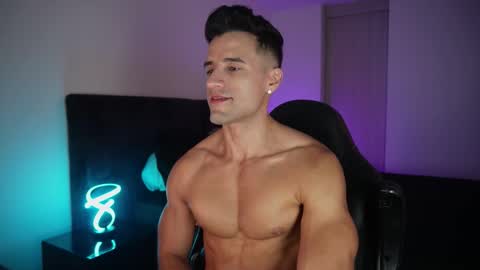 Snapshot of krops_ chatting on 12/14/25, 07:58 KROPS online show from 12/14/25, 07:58