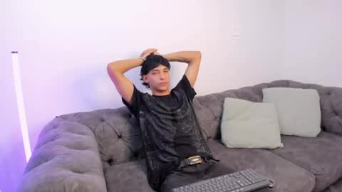 Snapshot of kroywave chatting on 05/14/26, 03:35 Kroy Wave Muscle Tattoos Latino online show from 05/14/26, 03:35