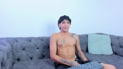 Snapshot of kroywave chatting on 05/14/26, 10:27 Kroy Wave Muscle Tattoos Latino online show from 05/14/26, 10:27