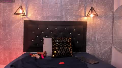 Kystal Taylor online show from 11/22/25, 11:42