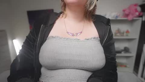 Krystal Syx online show from 09/26/25, 05:28