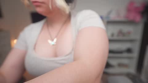 Krystal Syx online show from 10/16/25, 01:50