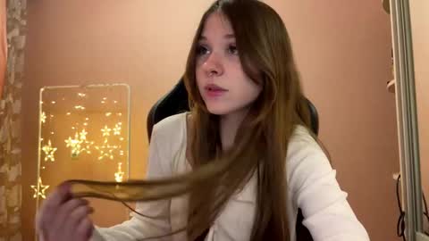 Snapshot of krystlehymel chatting on 12/05/25, 09:51 Alis online show from 12/05/25, 09:51