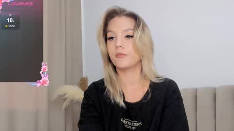 Lady online show from 09/23/25, 01:36