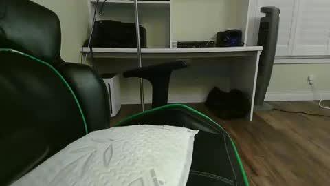 Kevin online show from 11/04/25, 07:29