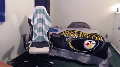 Snapshot of kuggy570 chatting on 09/13/25, 10:31 Kuggy online show from 09/13/25, 10:31