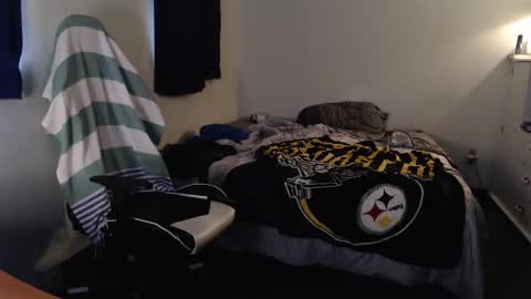 Snapshot of kuggy570 chatting on 09/14/25, 05:56 Kuggy online show from 09/14/25, 05:56