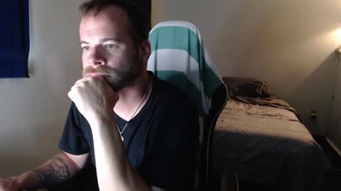 Snapshot of kuggy570 chatting on 09/28/25, 12:32 Kuggy online show from 09/28/25, 12:32