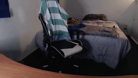 Snapshot of kuggy570 chatting on 10/02/25, 09:11 Kuggy online show from 10/02/25, 09:11