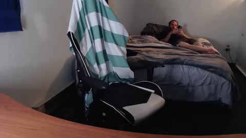 Snapshot of kuggy570 chatting on 10/05/25, 09:45 Kuggy online show from 10/05/25, 09:45