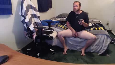 Snapshot of kuggy570 chatting on 10/16/25, 12:00 Kuggy online show from 10/16/25, 12:00