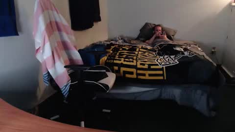 Snapshot of kuggy570 chatting on 11/15/25, 12:19 Kuggy online show from 11/15/25, 12:19