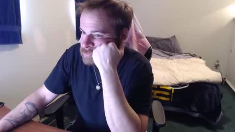 Snapshot of kuggy570 chatting on 12/14/25, 03:06 Kuggy online show from 12/14/25, 03:06