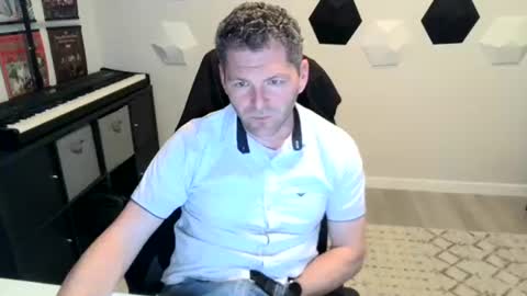 Snapshot of kukk_you chatting on 11/17/25, 10:15 kukk_you online show from 11/17/25, 10:15