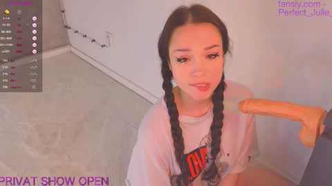 Snapshot of kumamonchik chatting on 10/31/25, 08:26  MY NAME IS JULIA  TO SEE MORE 18 CONTENT YOU CAN SUBSCRIBE TO  FANSLY -  online show from 10/31/25, 08:26