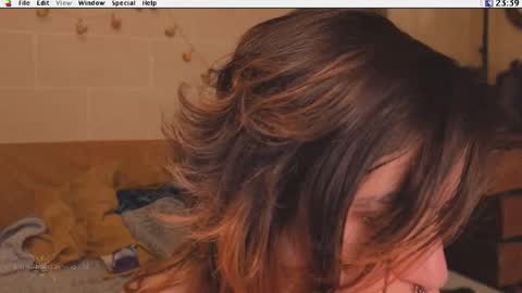 Snapshot of kuntboyzworld chatting on 12/02/25, 10:38 Krypto hethey online show from 12/02/25, 10:38