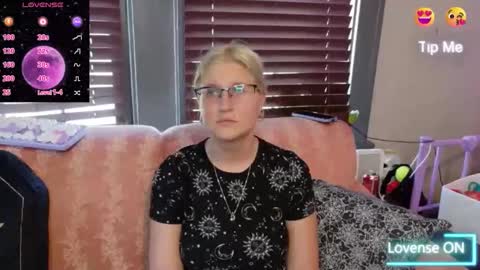 Samantha online show from 09/29/25, 09:08