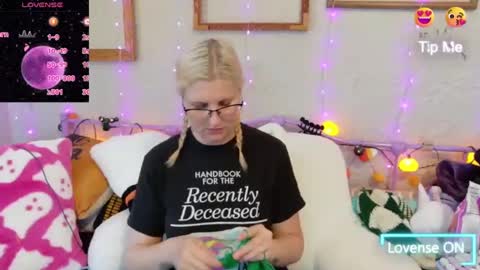 Samantha online show from 10/22/25, 03:12