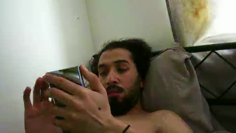 Snapshot of kuraia__ chatting on 10/29/25, 01:35 akurai online show from 10/29/25, 01:35