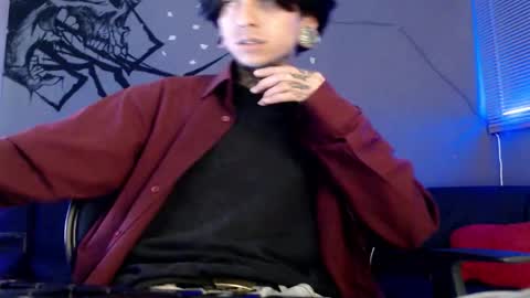 Snapshot of kuregari_xs chatting on 10/06/25, 03:37 kuregari_xs online show from 10/06/25, 03:37