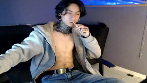 Snapshot of kuregari_xs chatting on 10/14/25, 04:35 kuregari_xs online show from 10/14/25, 04:35