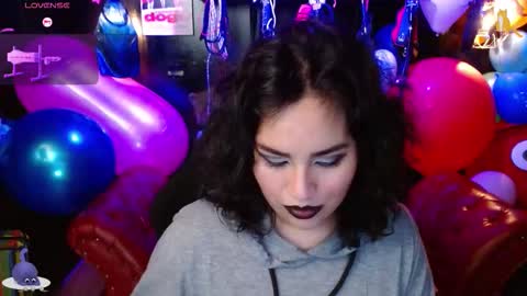 Snapshot of kureiji_fetish chatting on 09/15/25, 10:43 Fetiche Woman online show from 09/15/25, 10:43