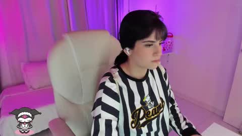   online show from 12/14/25, 02:17