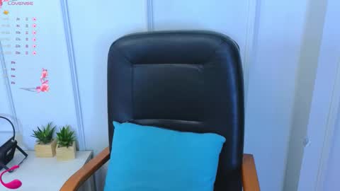 Ren online show from 10/14/25, 01:45