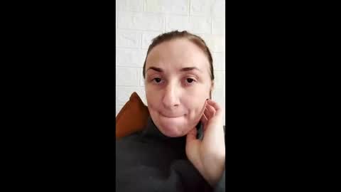 Snapshot of kusia032132 chatting on 12/17/25, 07:47 kusia032132 online show from 12/17/25, 07:47