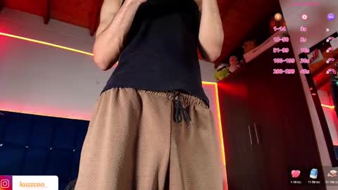 Snapshot of kuzzcoo chatting on 10/24/25, 11:34 kuzzcoo online show from 10/24/25, 11:34