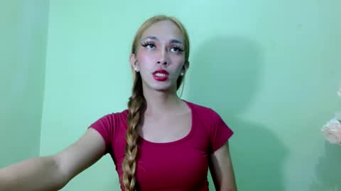 Kween online show from 12/30/24, 02:51