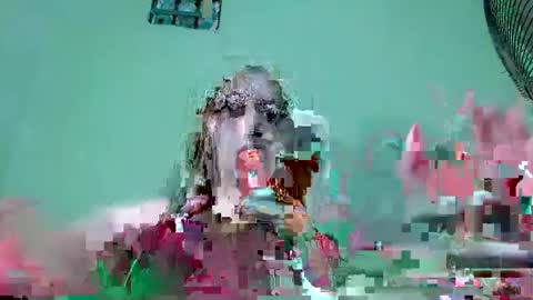 Kween online show from 12/30/24, 09:08
