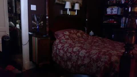 Snapshot of kyhgihntight chatting on 11/19/25, 01:33 Nick Nude Celt KYHighNTight online show from 11/19/25, 01:33