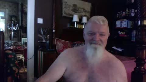 Snapshot of kyhgihntight chatting on 12/18/25, 10:05 Nick Nude Celt KYHighNTight online show from 12/18/25, 10:05