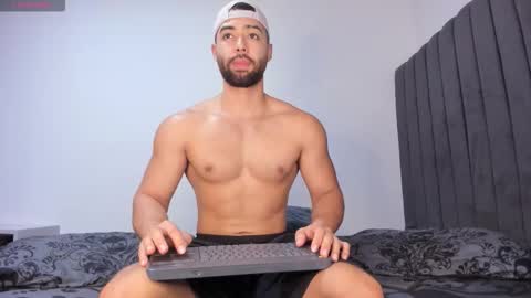 Snapshot of kyle_collinz chatting on 10/14/25, 09:48 Kyle collinz online show from 10/14/25, 09:48