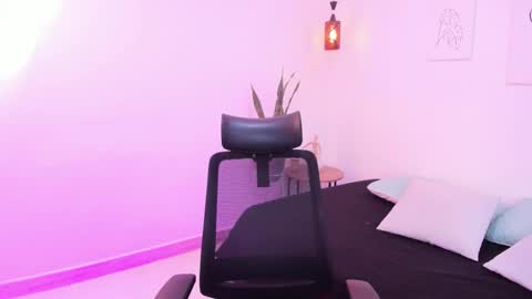 kyle online show from 10/11/25, 04:12